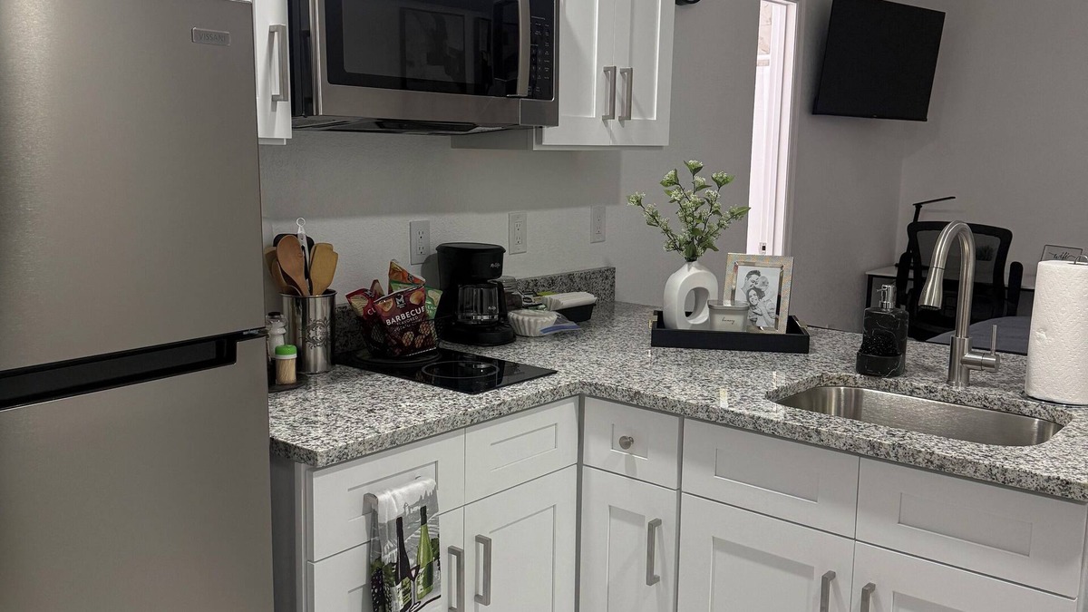 Timber Pines Apartment | Charming tiny home in Spring Hill