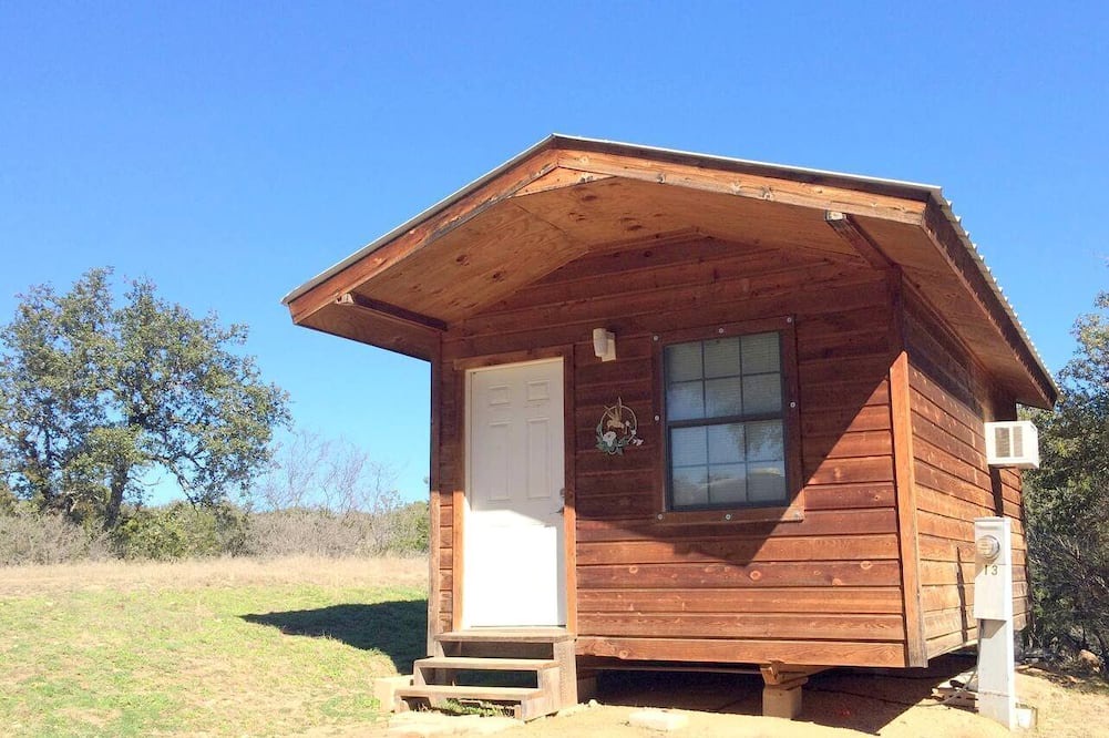 Mason Cabin | Charming Tiny House Rental in Texas Wine Country