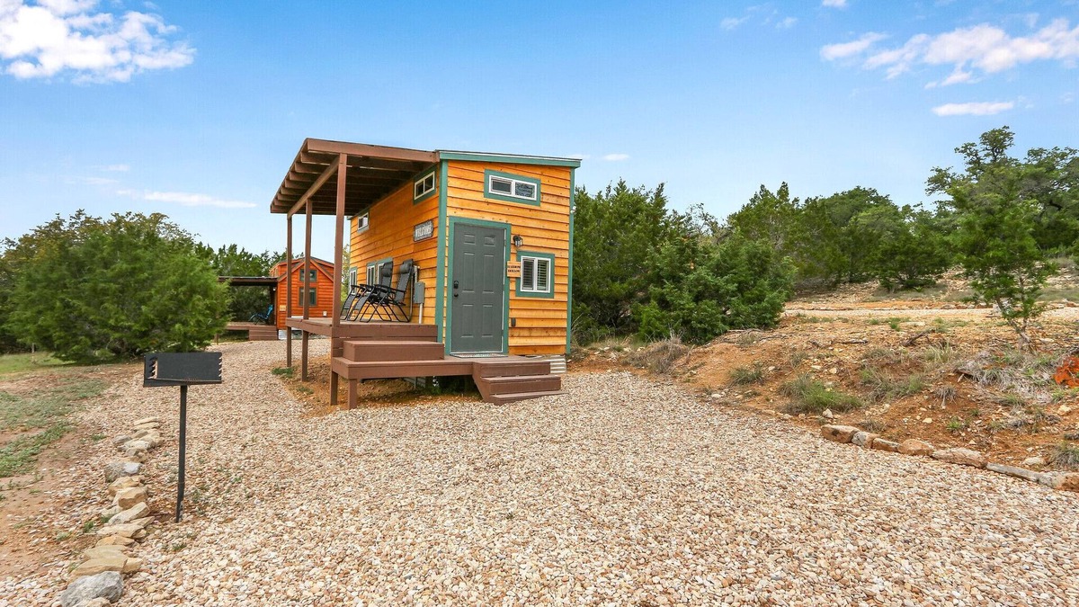 Dripping Springs House | Charming Tiny House in Dripping Springs w/Grill, Fire Pit & Views