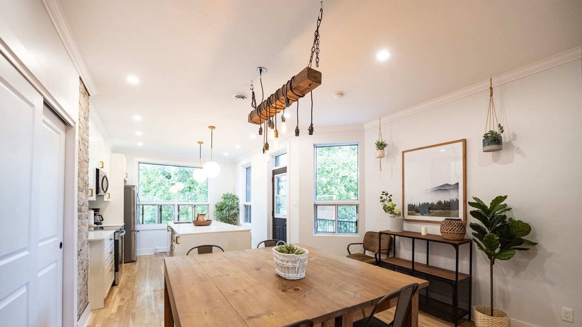 Pointe-Saint-Charles Apartment | Charming Top Floor Pointe-Saint- Charles Apt