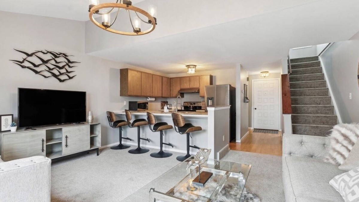 Clay House | Charming Townhome Retreat