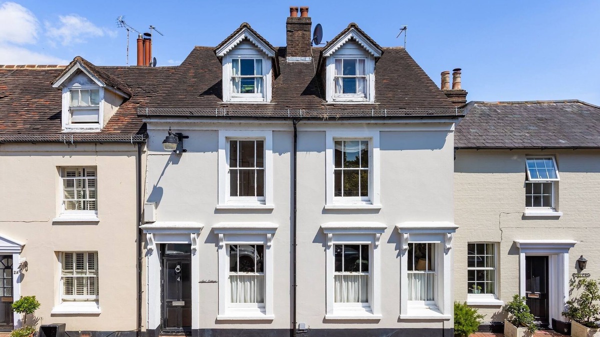Cuckfield House | Charming Townhouse in the Chocolate-Box village of Cuckfield