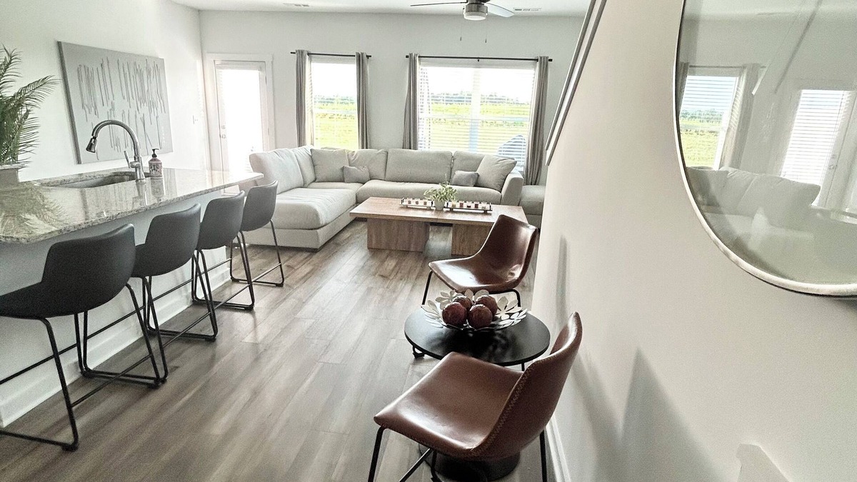 Huntsville Cottage | Charming Townhouse luxury - Brand New & Great Location