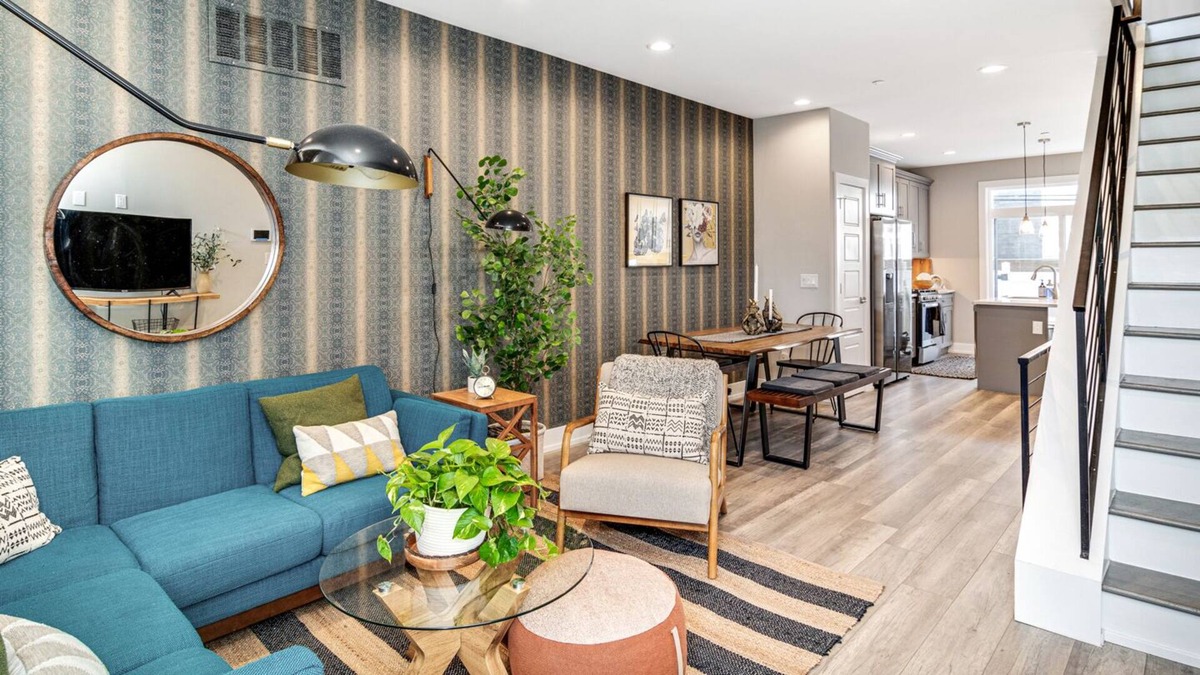 South Philadelphia House | Charming Townhouse w/ Roofdeck -4B/3B - Sleeps 11!