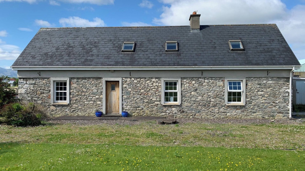 Killarney Other | Charming traditional Irish house set on a working farm in the heart of Kerry.