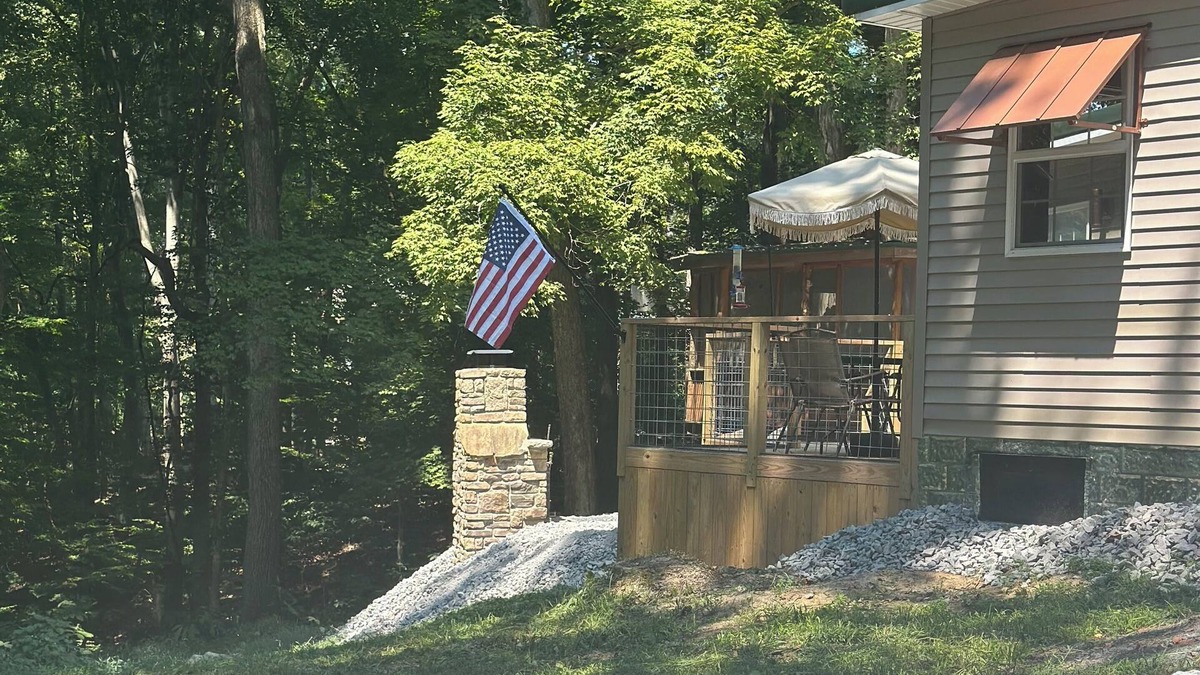 Cadiz Cottage | Charming Treehouse Haven located near Lake Barkley. Close to Turkey Bay & ramp