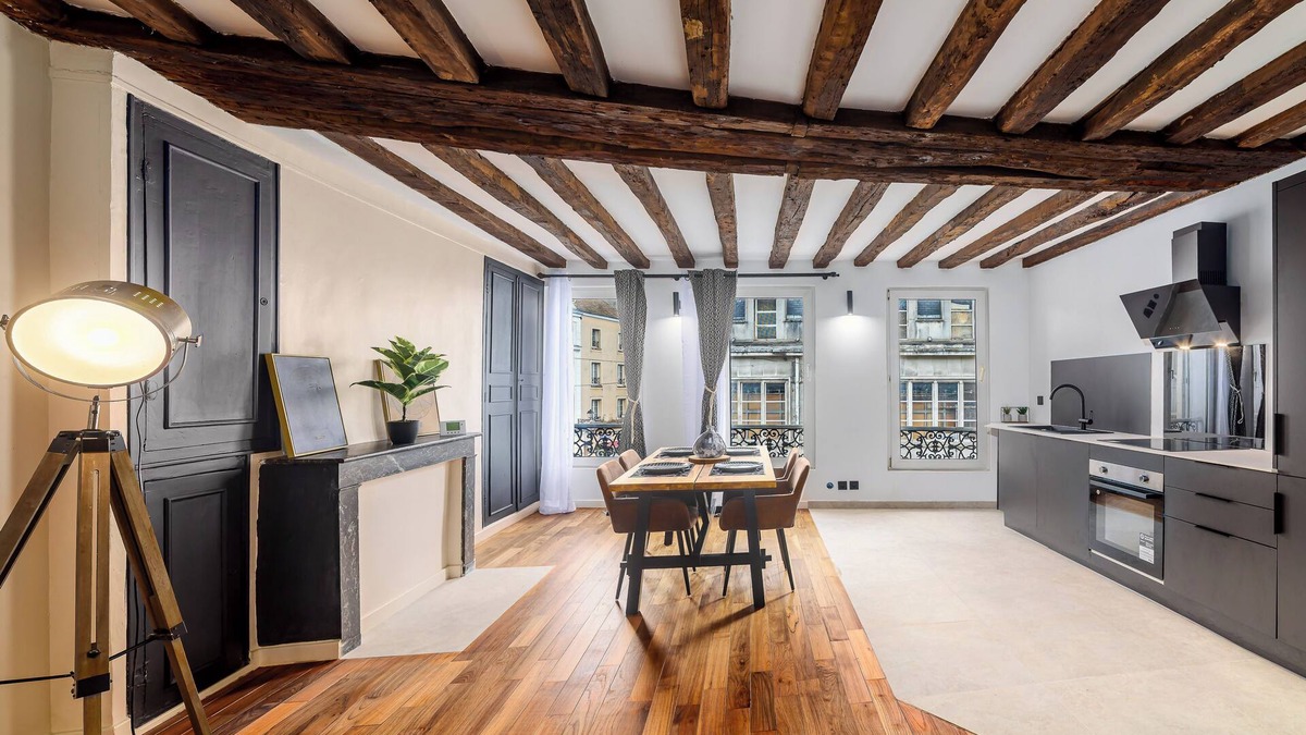 Melun Apartment | Charming Triplex Hypercenter