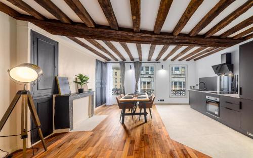 Melun House | Charming Triplex Hypercentre