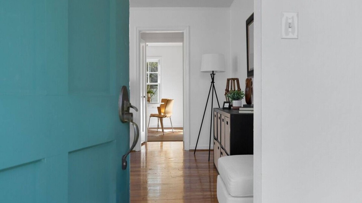 Beaumont - Wilshire House | Charming Tudor w/Fenced Yard in Walkable NE PDX