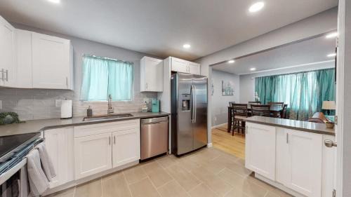 Dupont House | Charming Two Bedroom Family Unit in Great Location