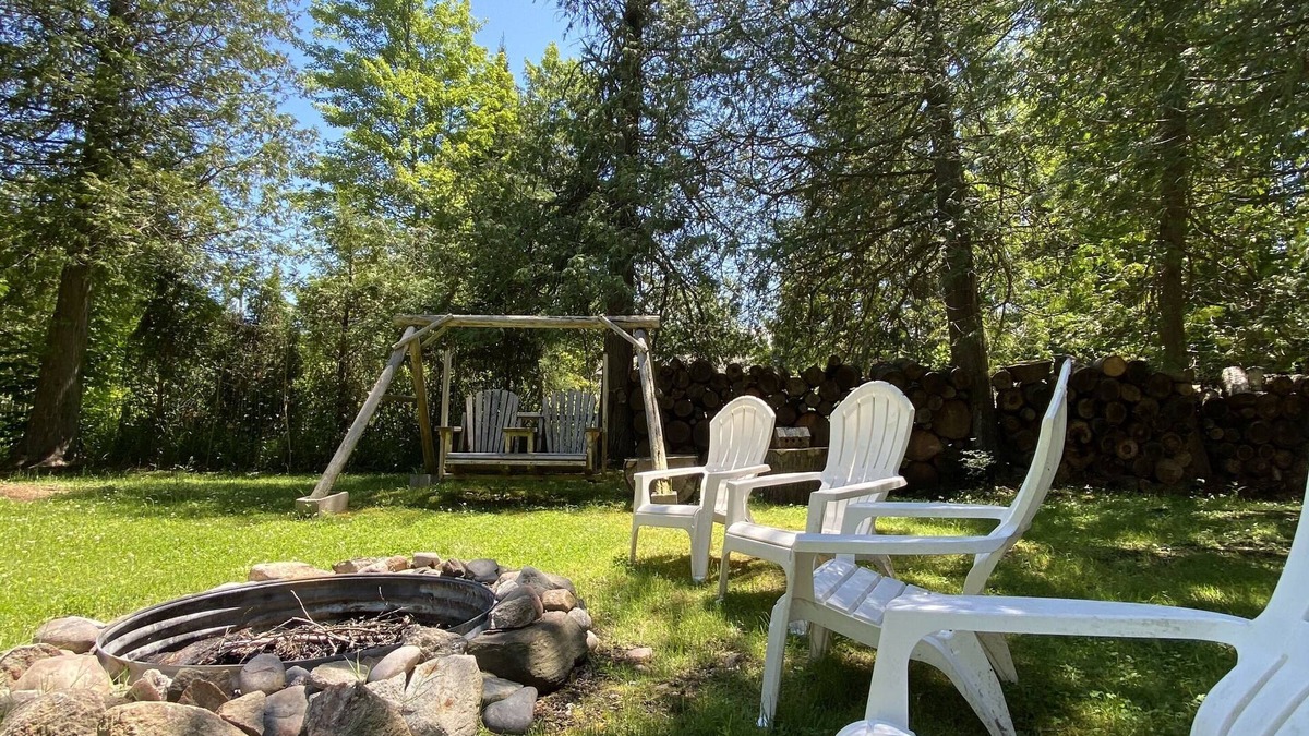 Alanson House | Charming Up North River Cottage