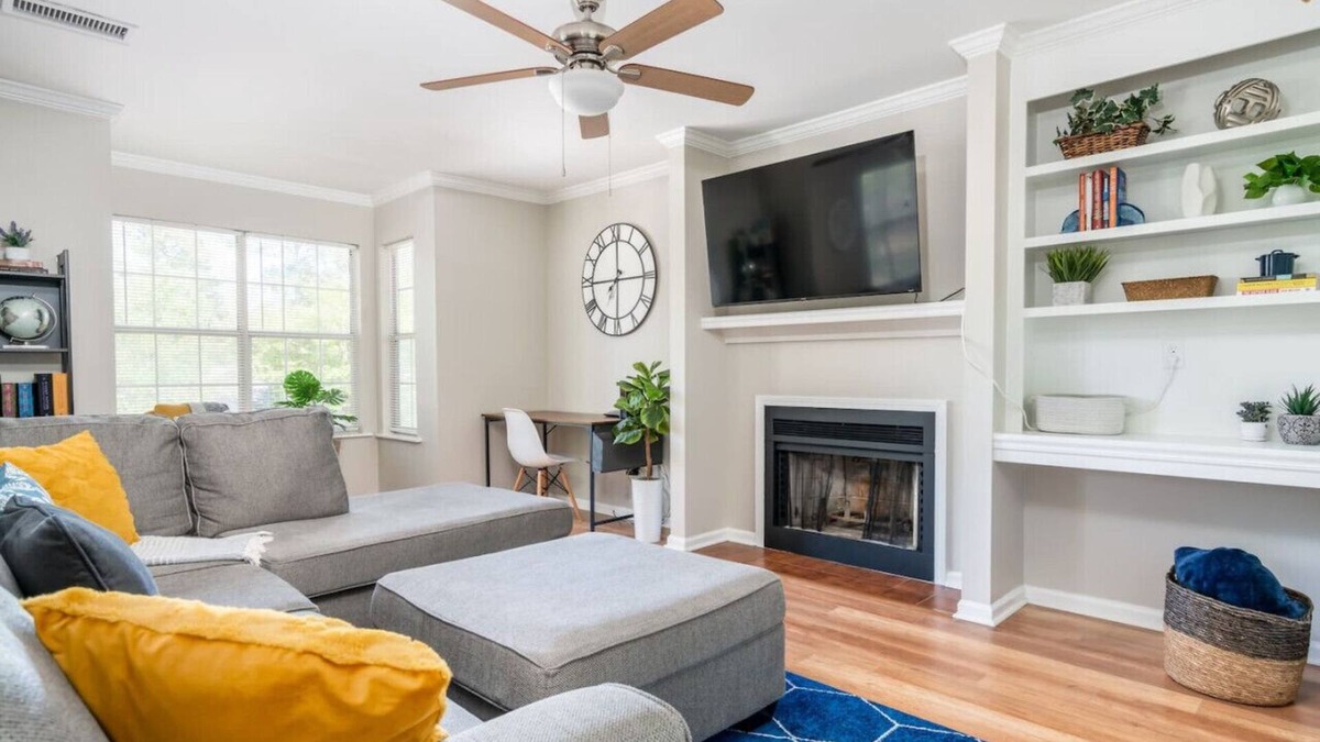 Harbison Apartment | Charming Upstairs Apt in Irmo | 3 BR | Sleeps 6