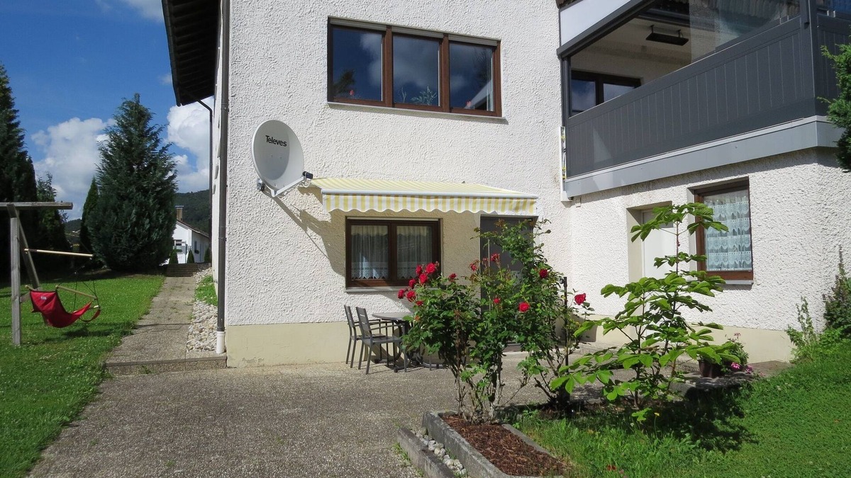 Grattersdorf Apartment | Charming vacation apartment (48m2) with a view of the countryside