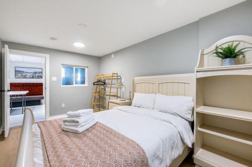 Dunbar House | Charming Vancouver Stay