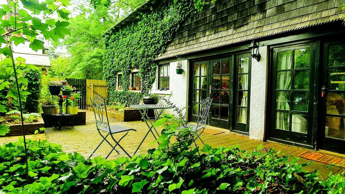 Newtownabbey House | Charming Victorian Coach House