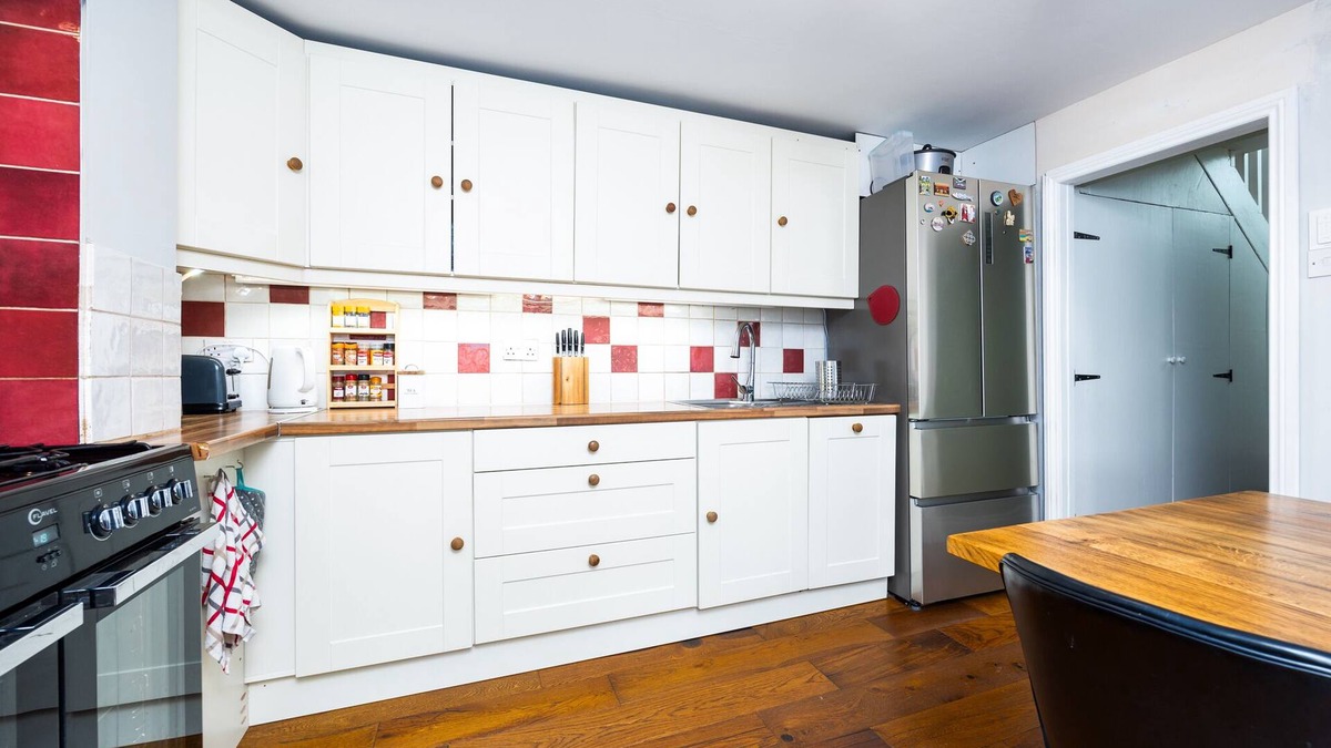 Dublin House | Charming Victorian 3BD townhouse with free parking