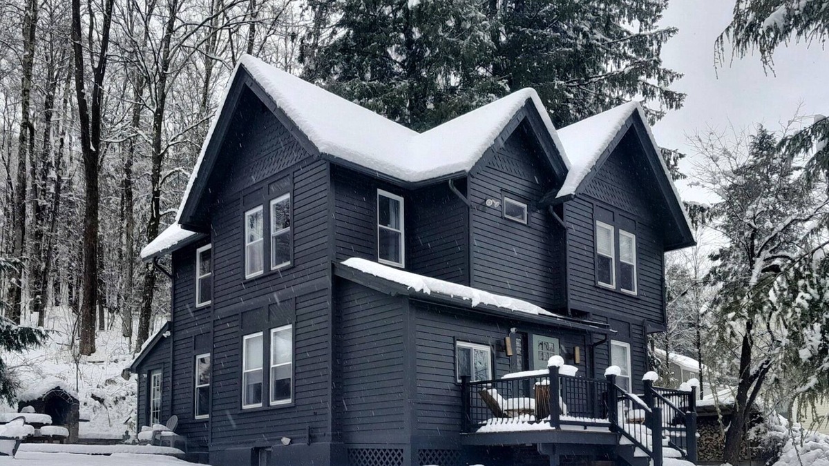 Arkville Cottage | Charming Victorian Ski House minutes to Belleayre Mountain