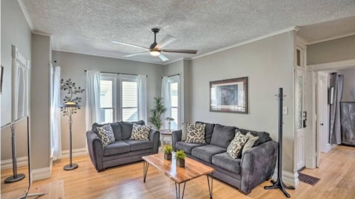 Glens Falls House | Charming Victorian apt ~ 1 mi to dtwn Glens Falls