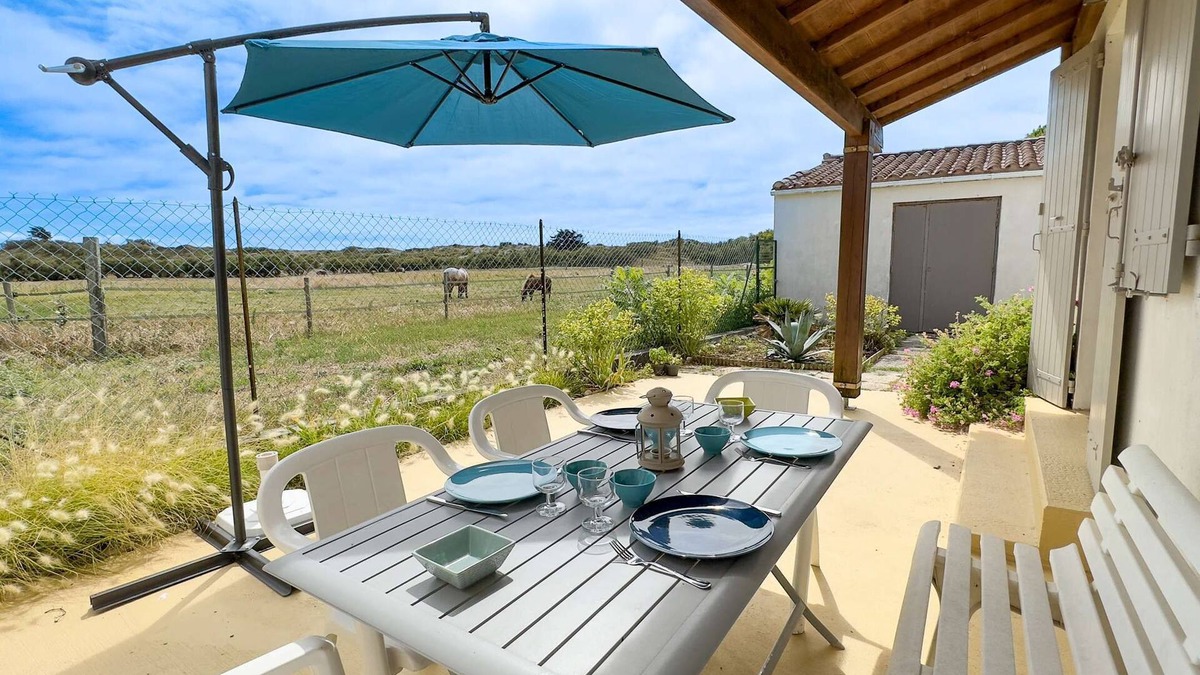 La Couarde-sur-Mer House | Charming villa facing the dune with yard - parking