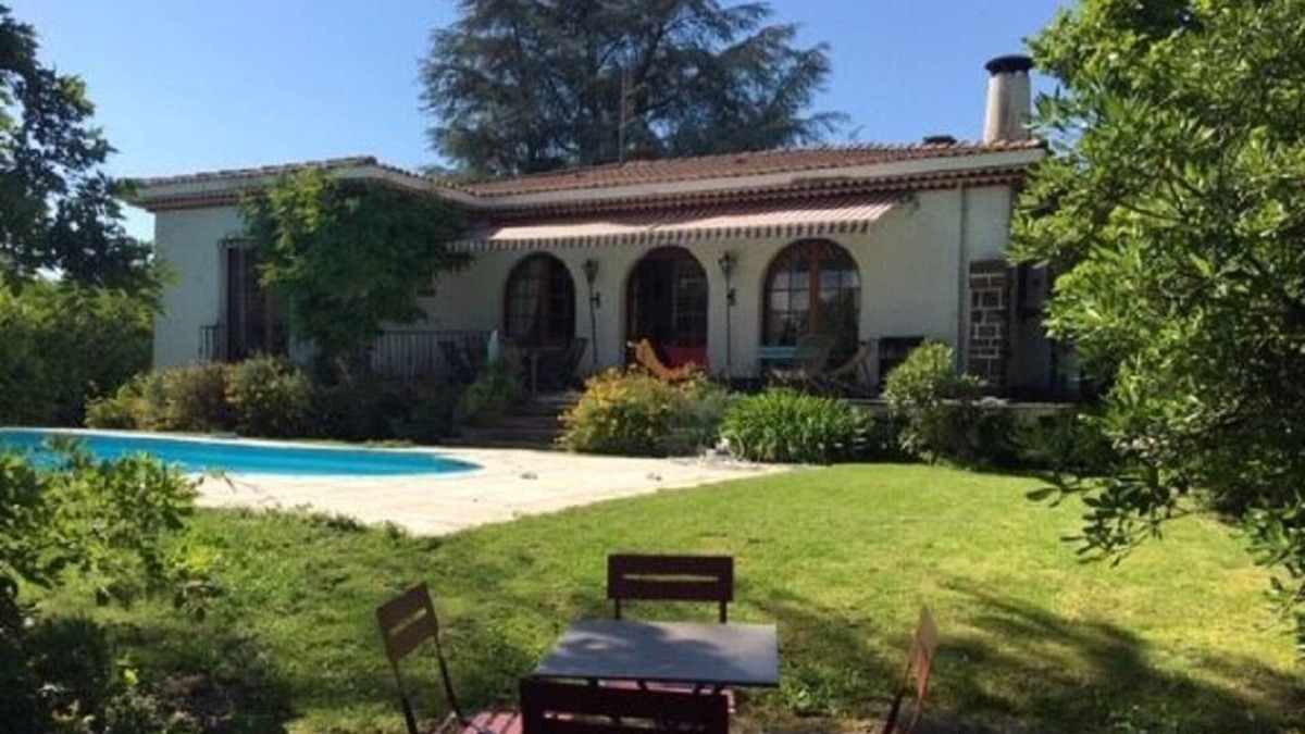 Billere Villa | CHARMING VILLA AT THE FOOT OF THE PYRENEES