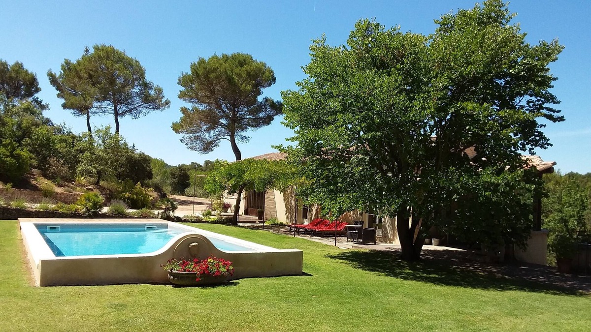 Rognes Villa | Charming villa in peace on 16000 m ² of ground with swimming pool