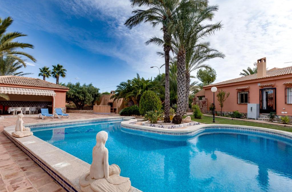 El Chaparral Apartment | Charming Villa in Torrevieja with Private Pool