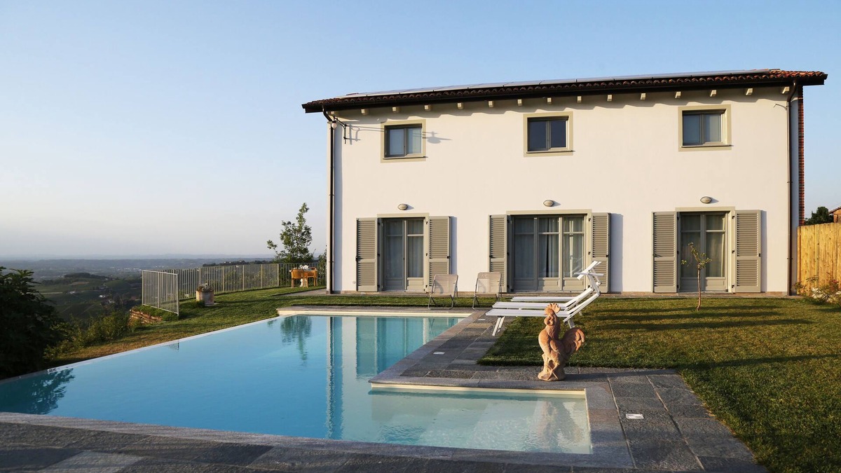Castel Boglione Villa | Charming Villa & pool among the UNESCO hills of Monferrato . breathtaking view !