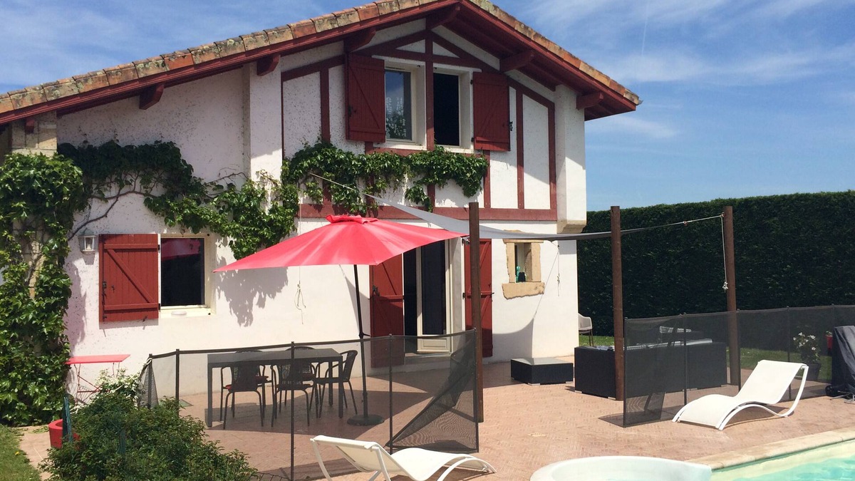 Ahetze House | CHARMING VILLA WITH POOL ON THE BASQUE COAST