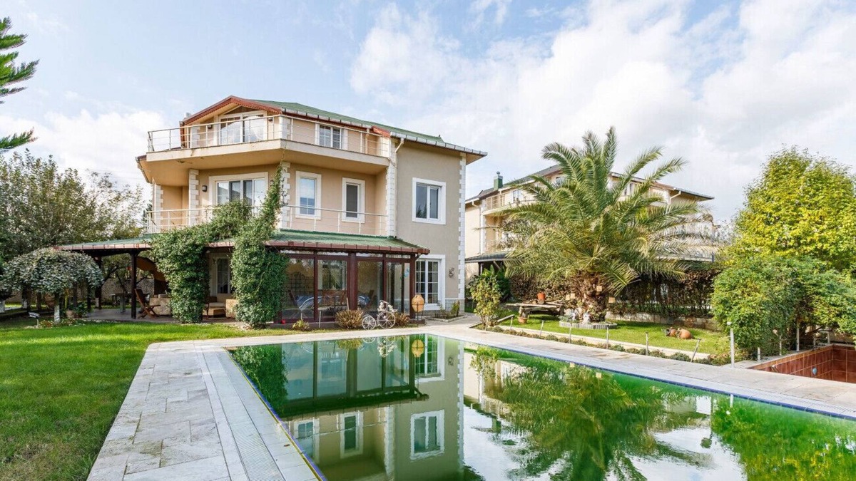 Mollafeneri Villa | Charming Villa with Pool and Garden in Gebze