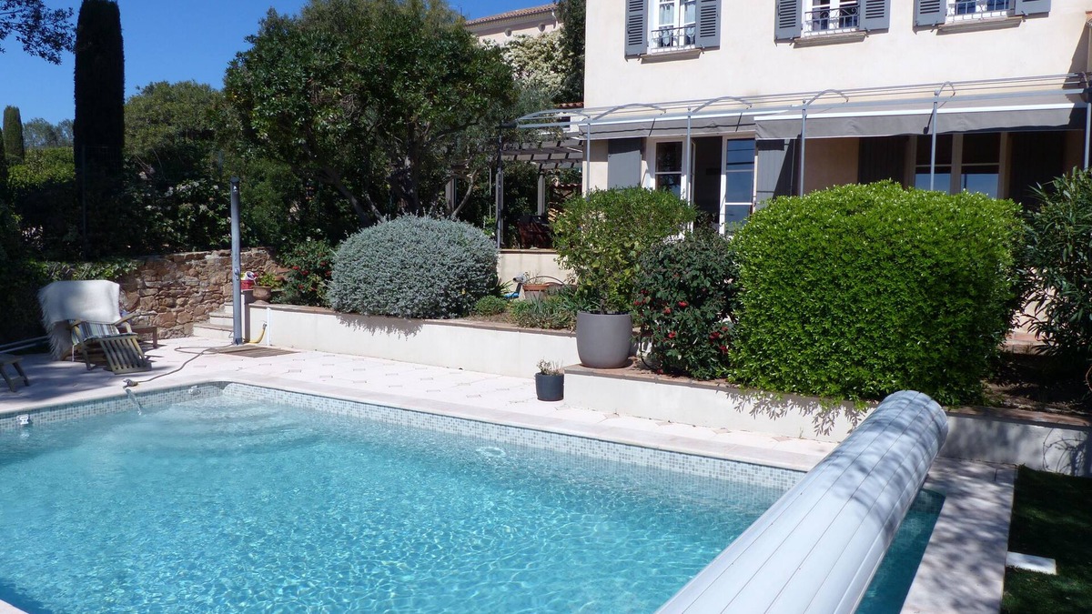 La Garde House | Charming villa with swimming pool, quiet location, close to seaside and amenities