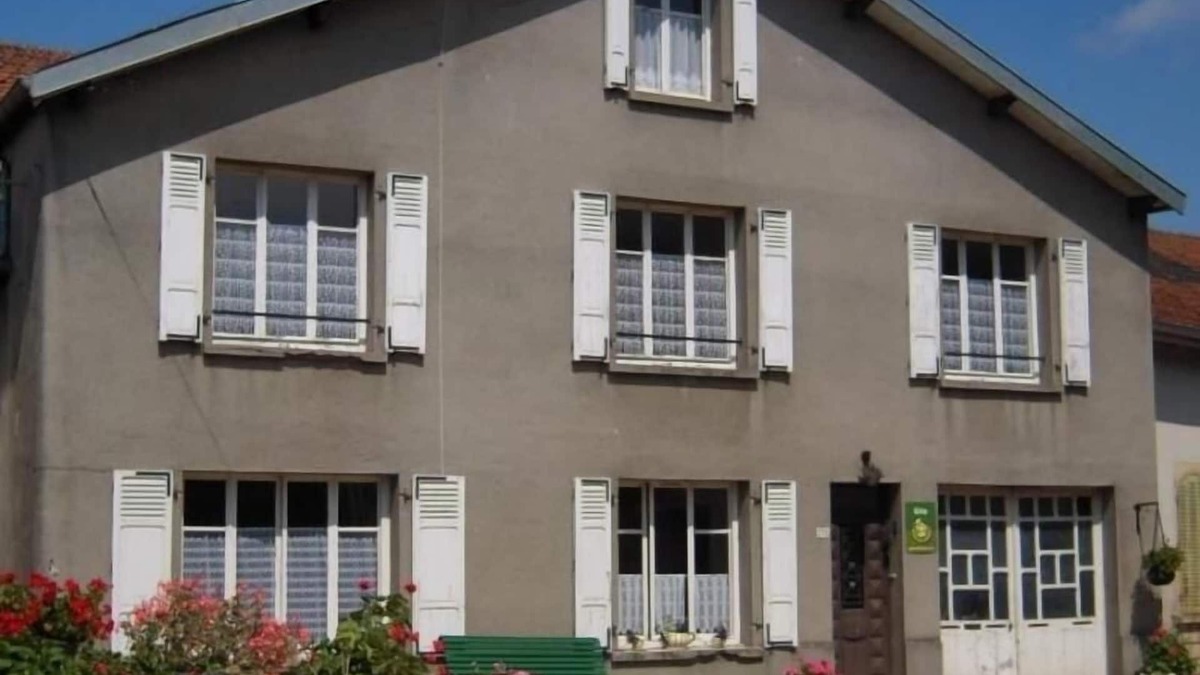Aouze Cottage | Charming Village Cottage with Historical Sites Nearby, Wi-Fi, and Baby Equipment Provided