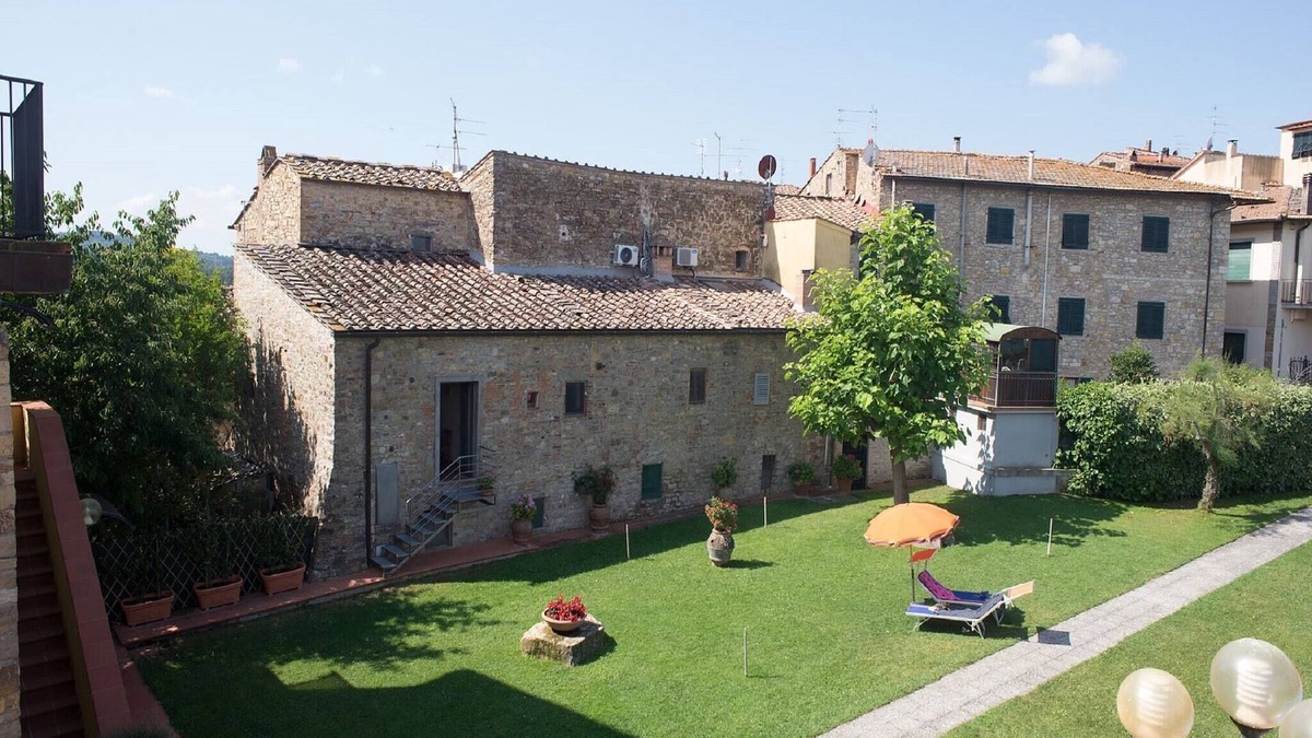 San Donato in Poggio Cottage | Charming Vineyard Escape