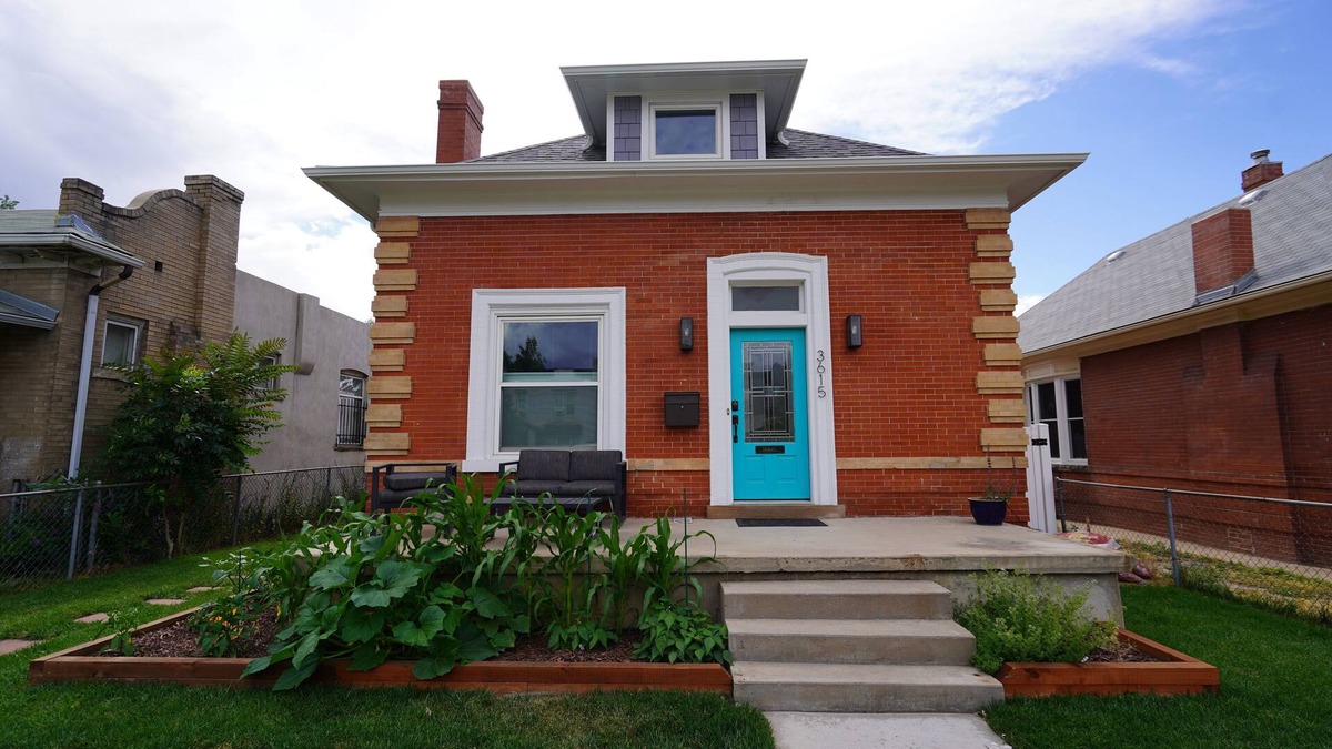 Cole House | Charming Vintage 1902 Home with loft suite and large outdoor area