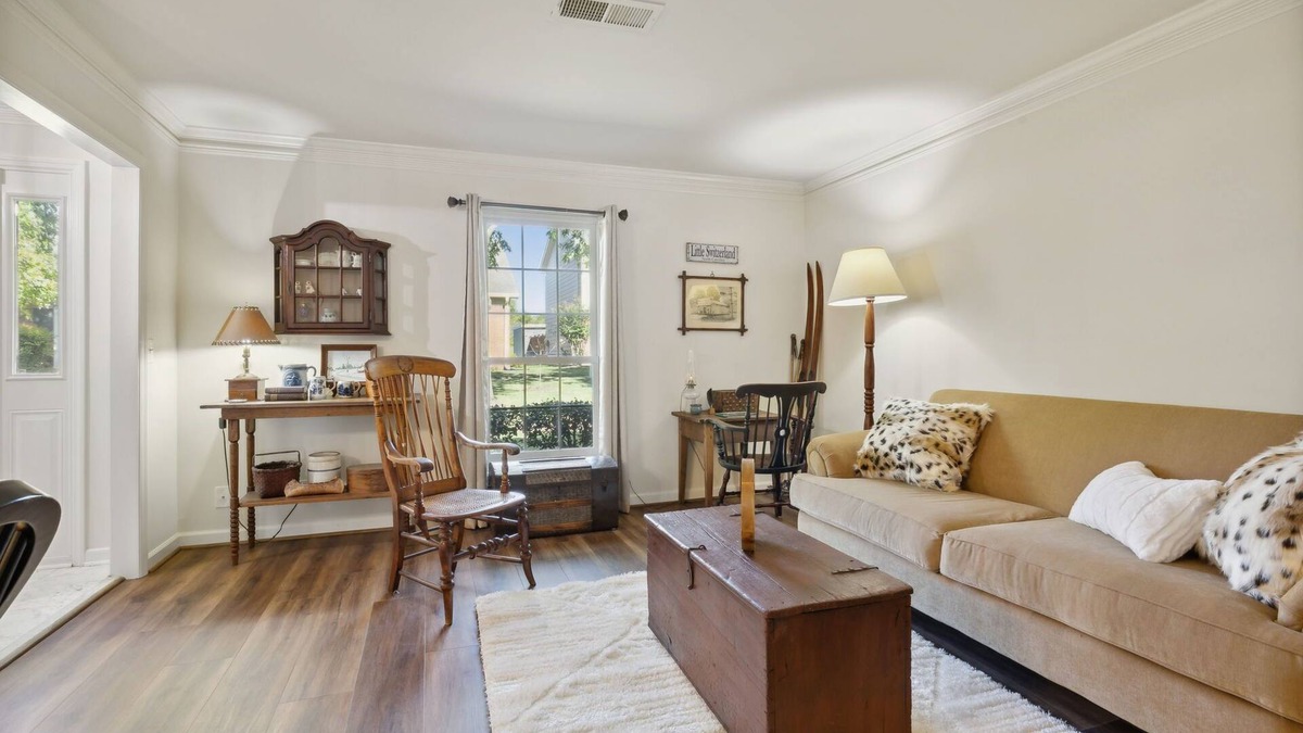 River Plantation House | Charming Vintage 3 Bedroom Townhome Bellevue Nashville 30+ Day