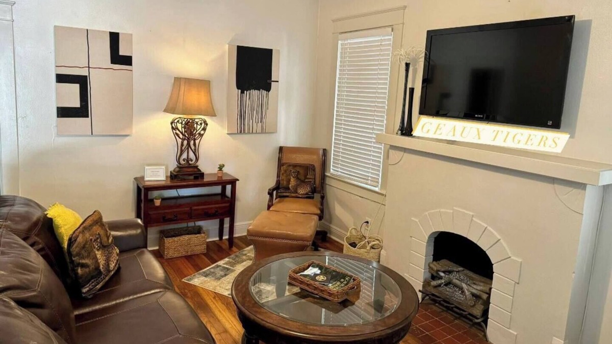 Mid City South House | Charming Vintage House - Walking friendly!
