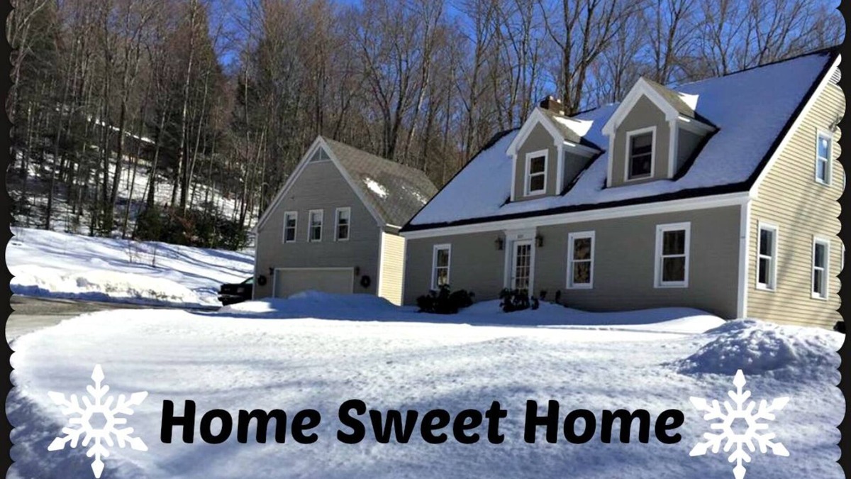 Manchester Center House | Charming VT home, Hot tub, pool, Fall, Winter and long term discounts, just ask!