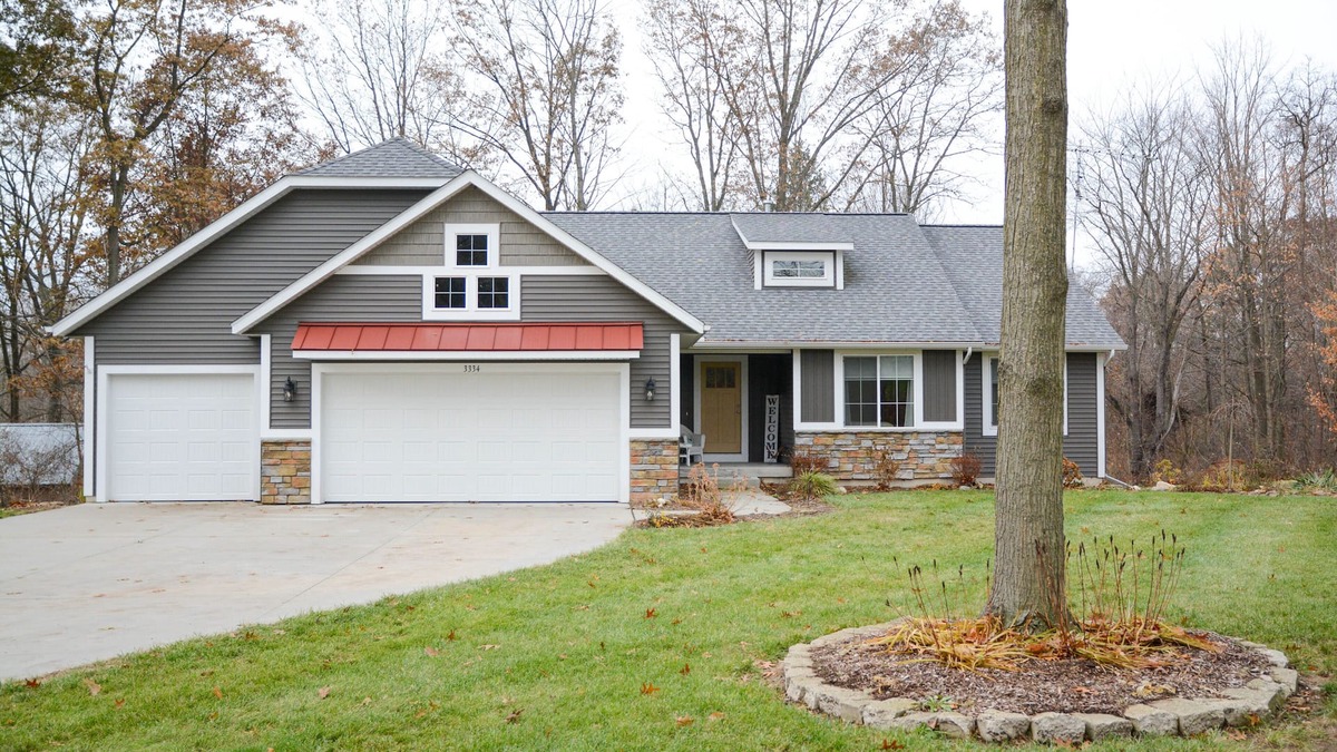 Saugatuck House | Charming w/Grill, Hot Tub, firepit, Trails, 3.3 Acres-Just 4 Mi From Saugatuck!
