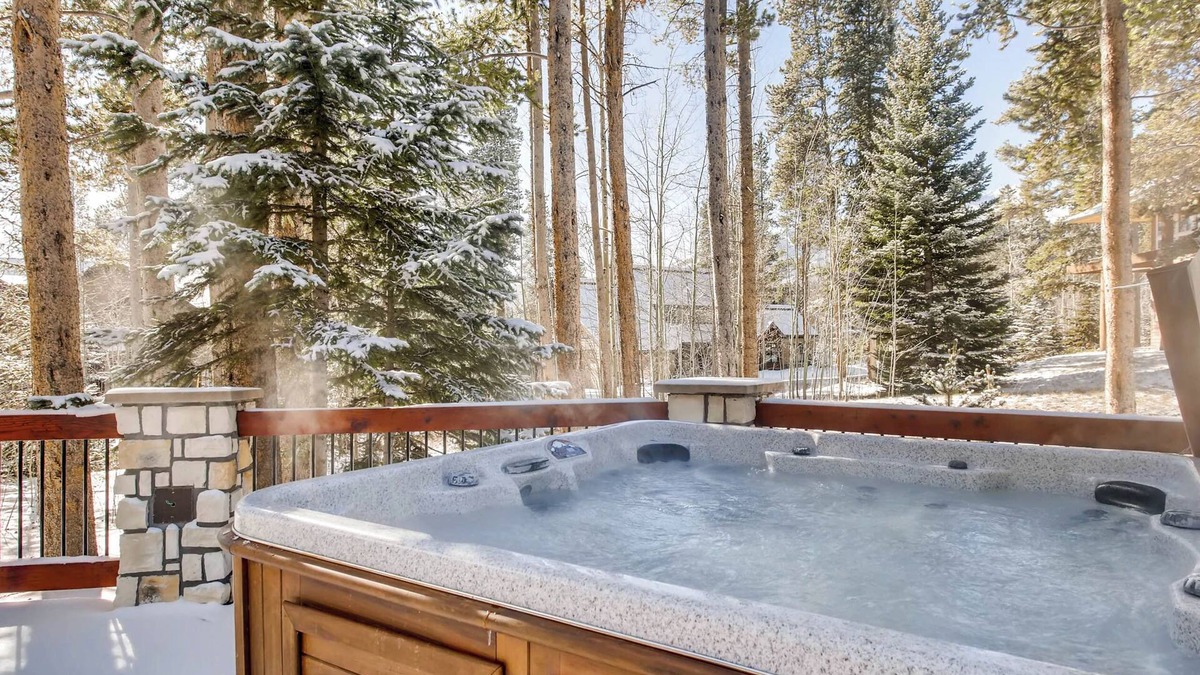 Christie Heights House | Charming w/Mtn Views + Hot Tub + Near Town & Peak 8 - Bystone Villa Retreat