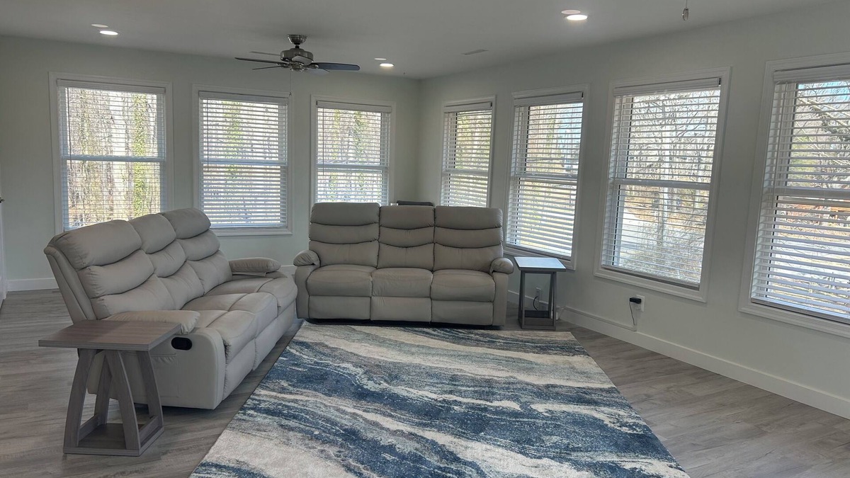 Calvert Beach-Long Beach Apartment | Charming water view 2-bedroom apartment with beach access in Saint Leonard