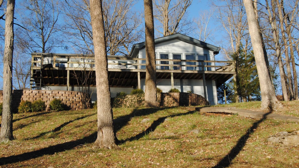 Cadiz House | Charming Waterfront Cottage with Peaceful and Relaxing Setting.