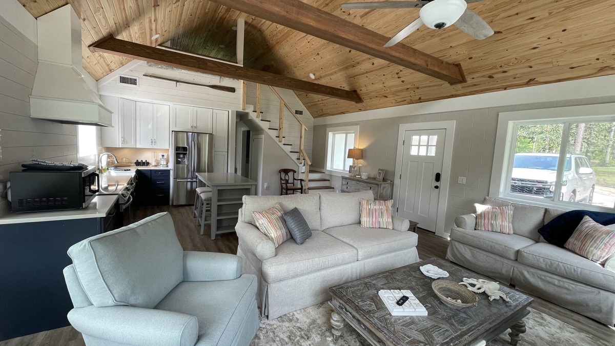 Elberta House | CHARMING WATERFRONT HOUSE, BOAT DOCK, 3 MILES TO OWA, 15 MILES TO ORANGE BEACH