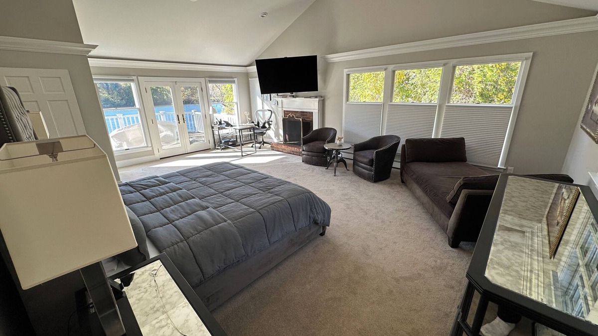 Centerport House | Charming Waterfront 3-bedroom house w pool and fireplaces in lovely Centerport