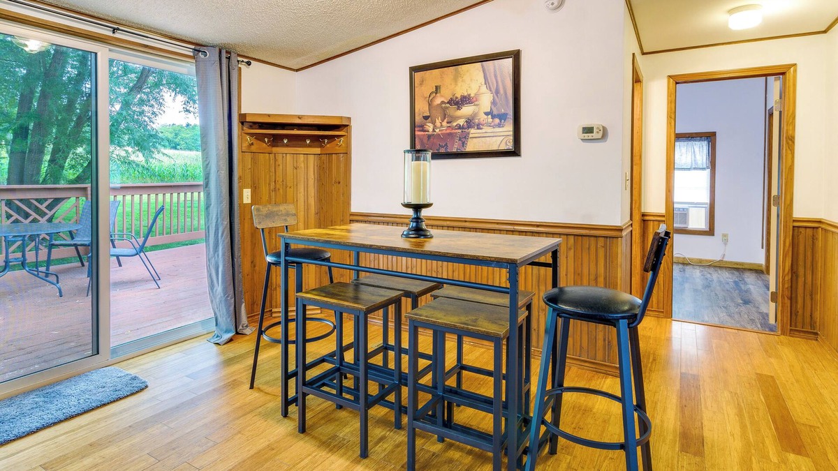 Watkins Glen Cottage | Charming Watkins Glen Home w/Deck & Yard!