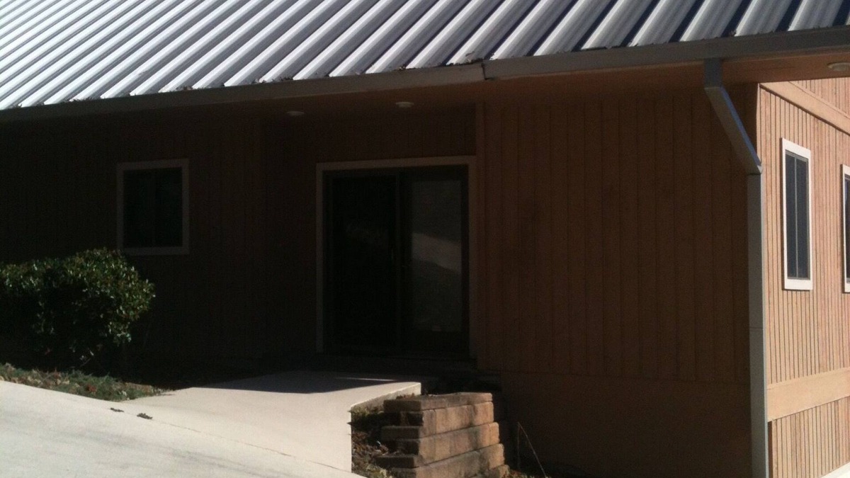 Robbinsville House | Charming WeeHaus with WiFi and AC at Lake Santeetlah close to Tail of the Dragon