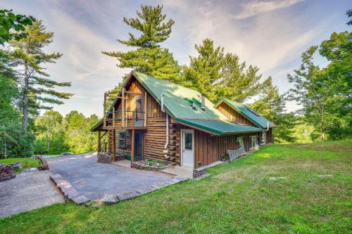 Wellesley Island House | Charming Wellesley Island Cabin Near State Parks