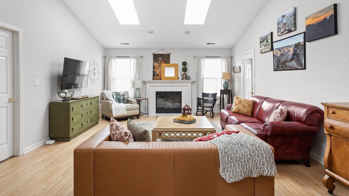 Westfield House | Charming Westfield Abode, Proximity to Grand Park!