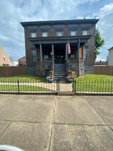 Wheeling House | Charming Wheeling Island Home