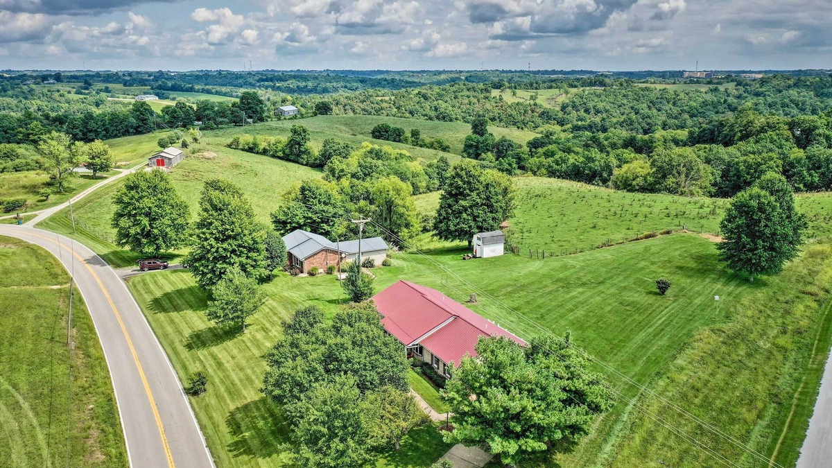 Williamstown House | Charming Williamstown Retreat w/Private Yard
