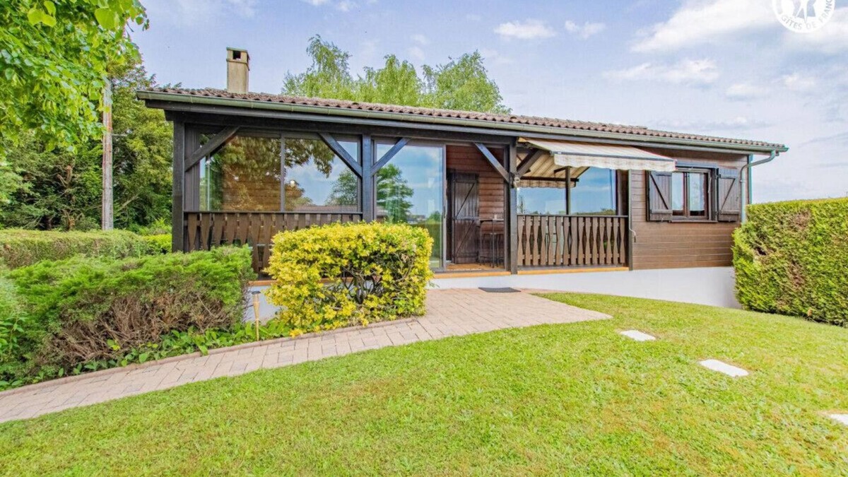 Toulon-sur-Arroux Ski Chalet | Charming wooden house with private garden - relaxation guaranteed