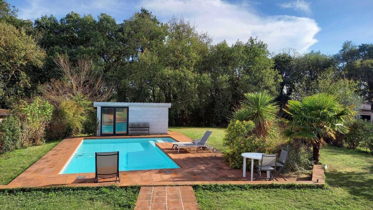 Pibrac Villa | CHARMING WOODEN VILLA WITH PRIVATE POOL. BRIGHT, QUIET, NEAR TOULOUSE.